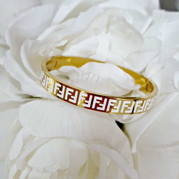 NEW! 18K PLATED Stainless LETTER BANGLE BRACELET - Picture 5 of 6